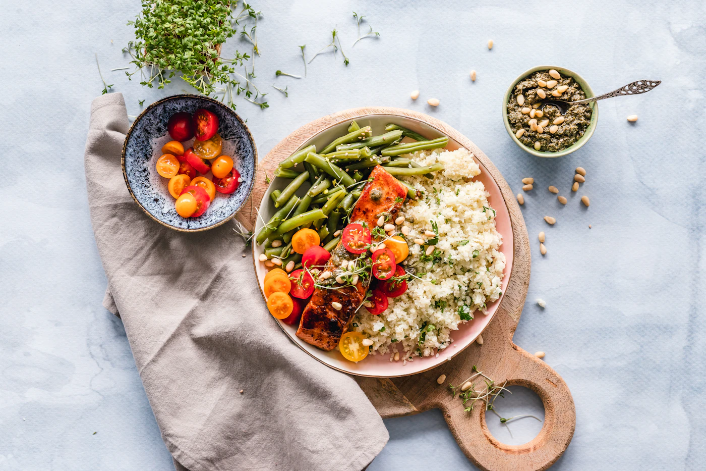 A colorful bowl of fresh vegetables